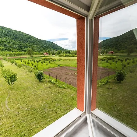 Holiday Ermin Holiday home Lohovo