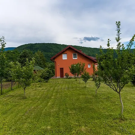 Holiday Ermin Holiday home Lohovo