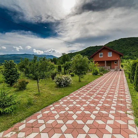 Holiday home Holiday Ermin Lohovo