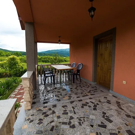 Holiday home Holiday Ermin Lohovo